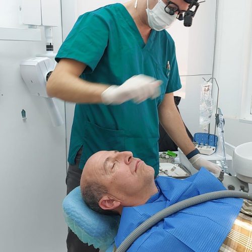 מרפאת שיניים    דר' עמוס בוחניק   ירושלים